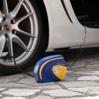 Compresor auto portabil cu indicator analogic, 2 in 1 cu lumina LED, 12V, 100PSI, Goodyear, GY900016