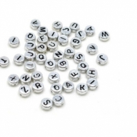 Margele acrlice cu litere rotunde, 7 mm, 100 bucati, Vivo AK701