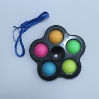 Breloc Fidget Spinner/Pop It, antistres, negru cu 5 buline colorate, 8 cm, Vivo, FIDGET-BLACK