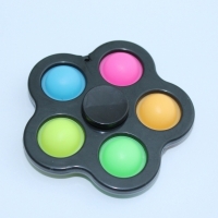 Breloc Fidget Spinner/Pop It, antistres, negru cu 5 buline colorate, 8 cm, Vivo, FIDGET-BLACK