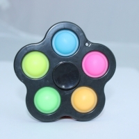 Breloc Fidget Spinner/Pop It, antistres, negru cu 5 buline colorate, 8 cm, Vivo, FIDGET-BLACK
