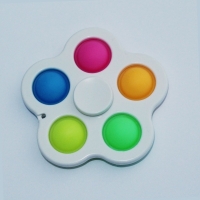 Breloc Fidget Spinner/Pop It, antistres, alb cu 5 buline colorate, 8 cm, Vivo, FIDGET-WHITE